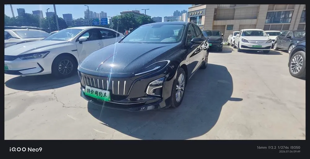 Hongqi E-QM5, 2024