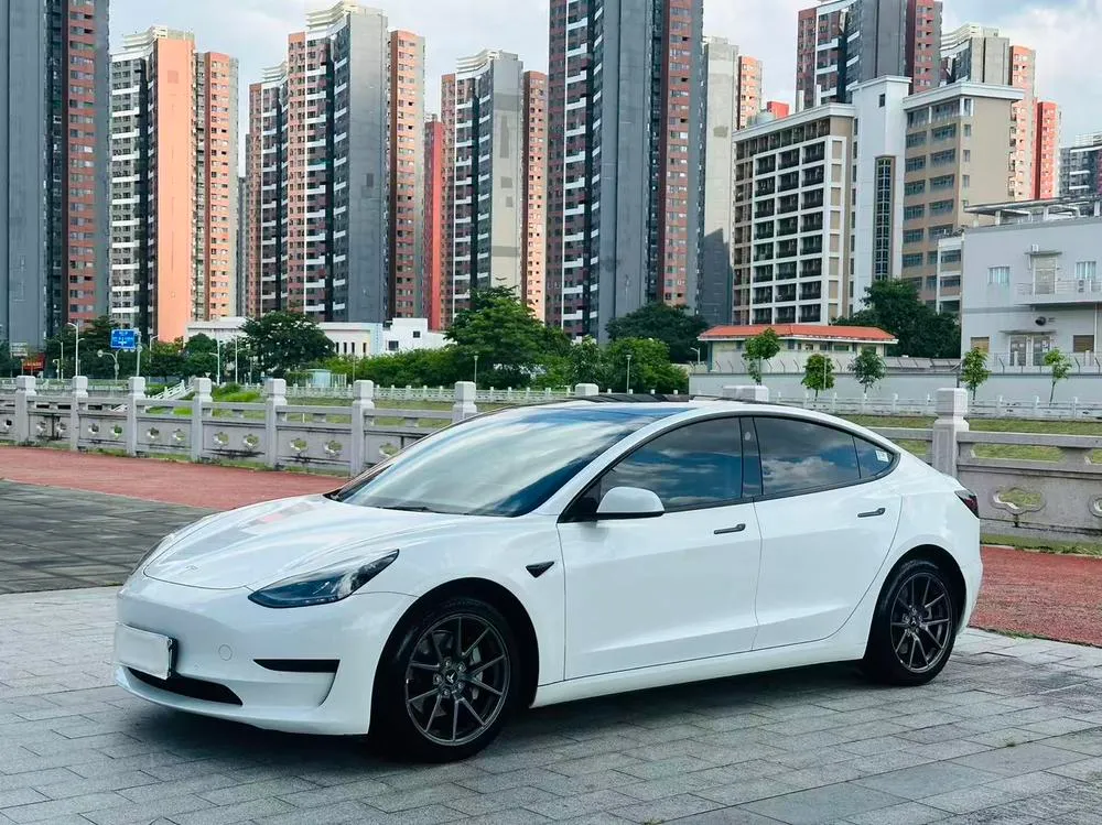 Tesla Model 3, 2021
