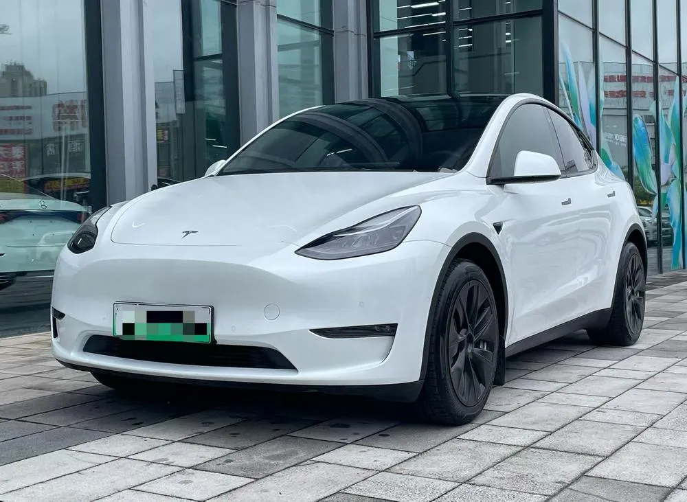 Tesla Model Y, 2022