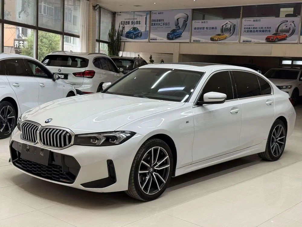 BMW 3-Series, 2023