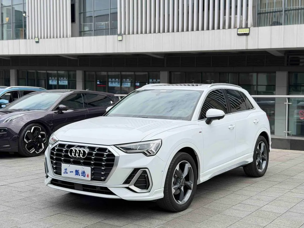Audi Q3, 2022