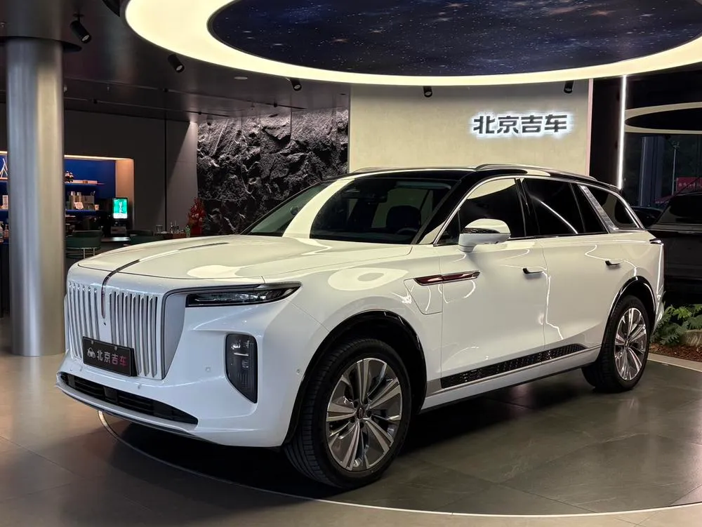 Hongqi E-HS9, 2022