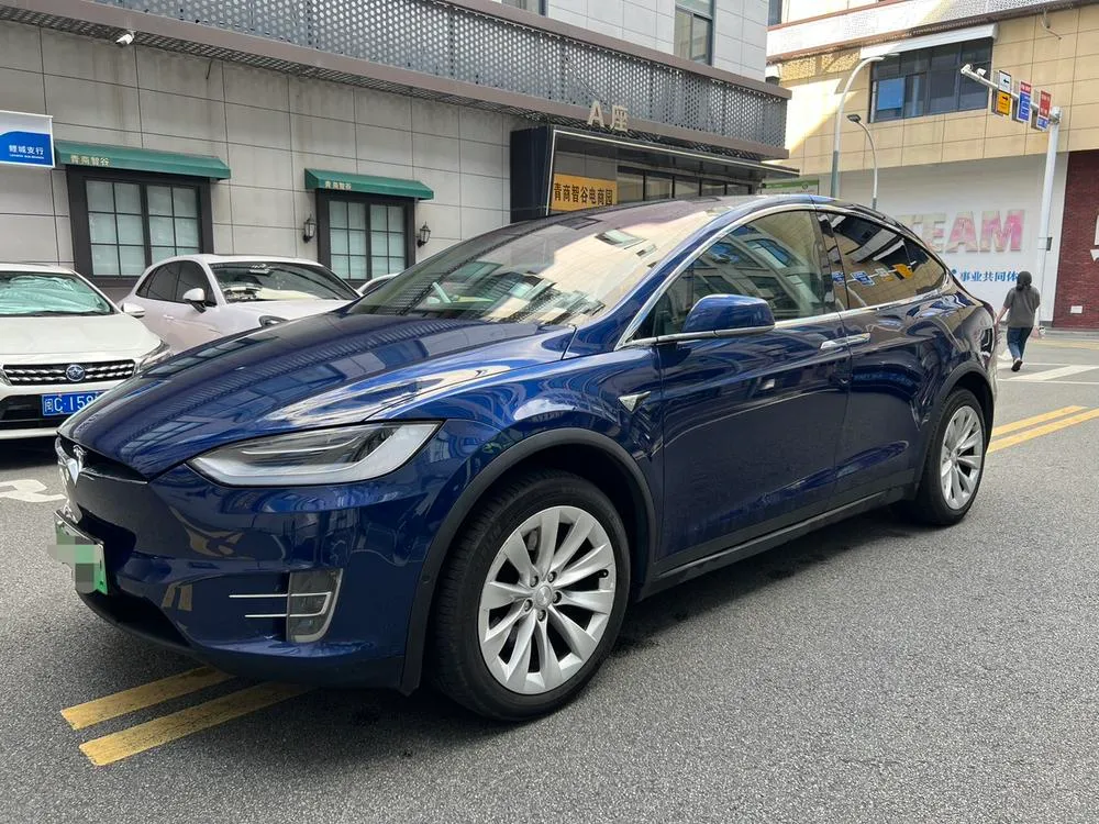 Tesla Model X, 2016