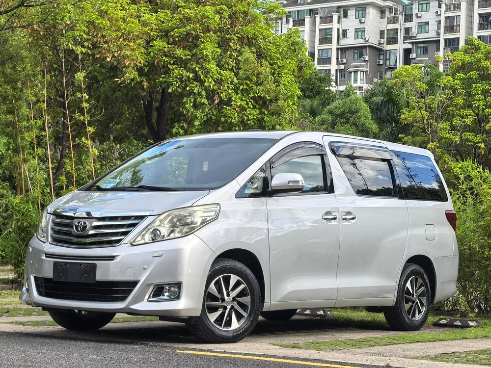 Toyota Alphard, 2011