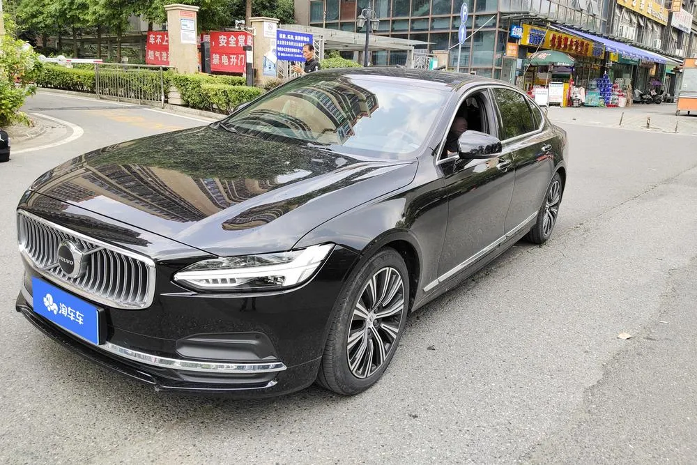 Volvo S90 B5 Luxury Edition, 2022 — фото 1