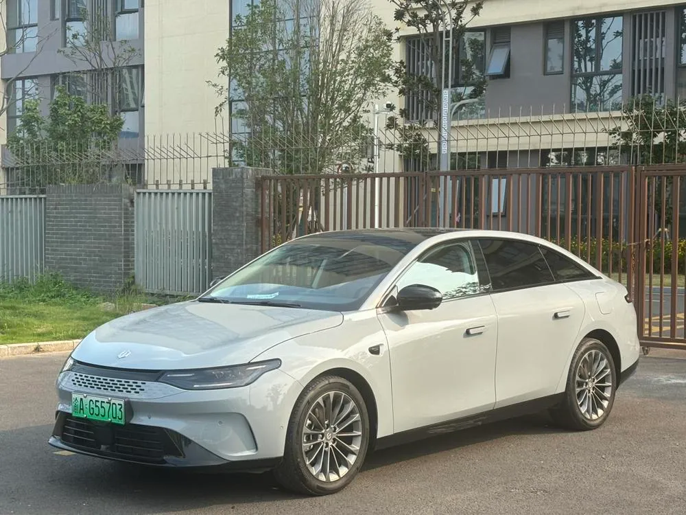 Leapmotor C01 EREV 316 Prestige Edition, 2024 — фото 1