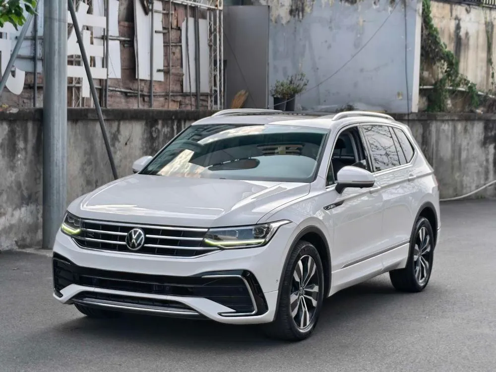Volkswagen Tiguan L 330TSI Auto 2WD R-Line Edition, 2022 — фото 1
