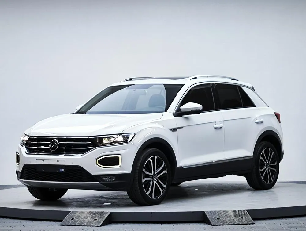 Volkswagen T-Roc 280TSI DSG 2WD PLUS, 2022 — фото 1