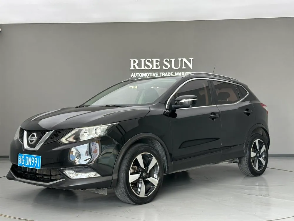 Nissan Qashqai 2.0L CVT Luxury Edition, 2016 — фото 1