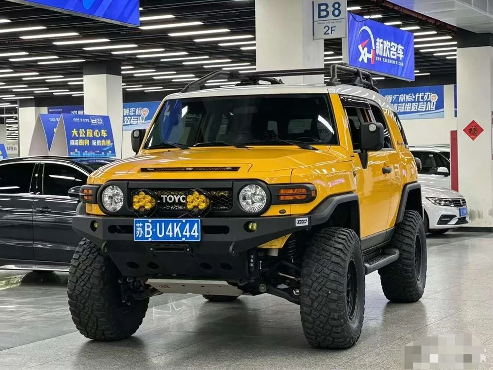 Toyota FJ Cruiser 4.0L Auto 4WD 5 Seater Parallel Import, 2017 — фото 1