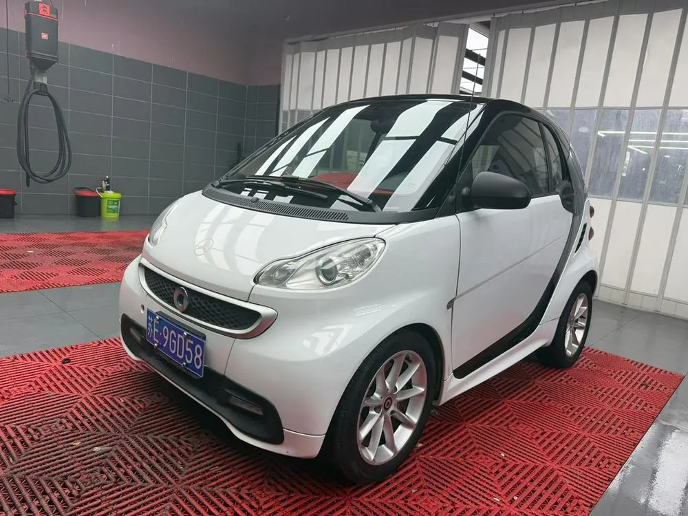 Smart fortwo 1.0 MHD Special Edition, 2015 — фото 1