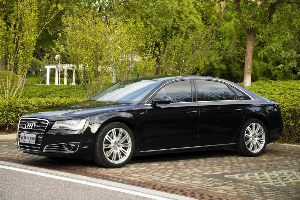 Audi A8 A8L 6.3 FSI W12 quattro, 2012 — фото 1