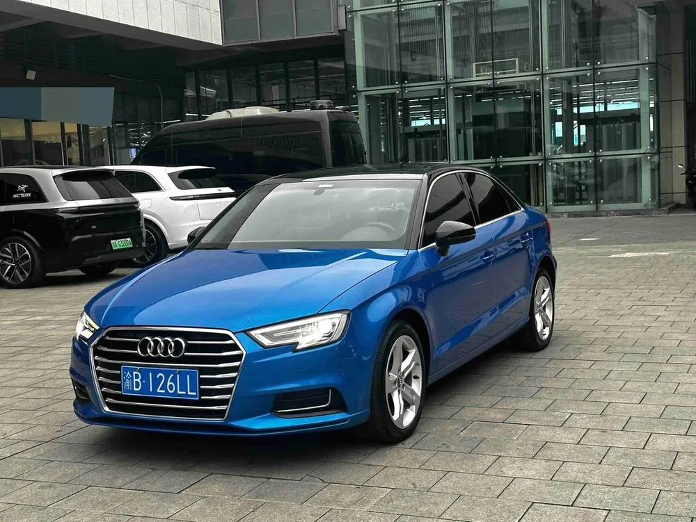 Audi A3 Limousine 35 TFSI Version CN6, 2019 — фото 1