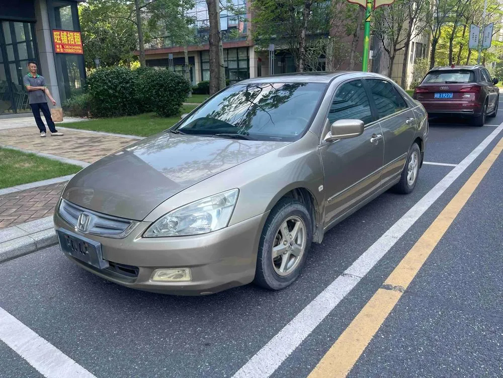Honda Accord, 2004