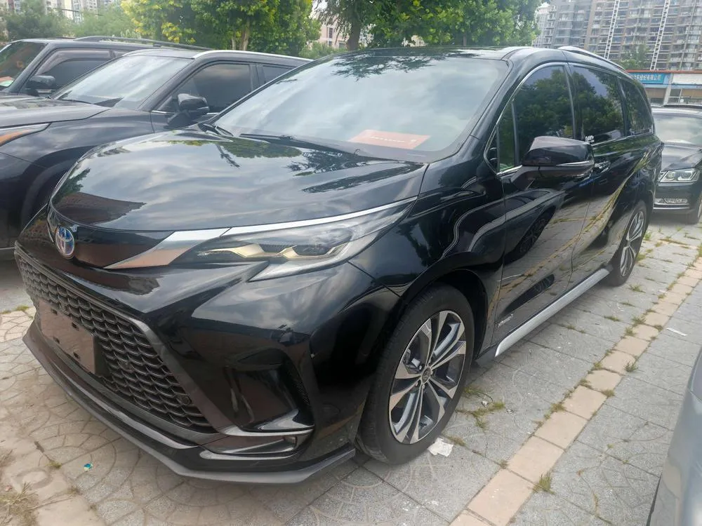 Toyota Granvia Smart Hybrid Dual Engine 2.5L Premium PLUS, 2023 — фото 1