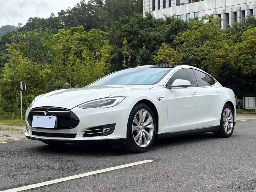 Tesla Model S, 2015