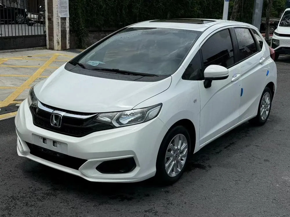 Honda Fit 1.5L CVT Comfort Sunroof Edition, 2018 — фото 1