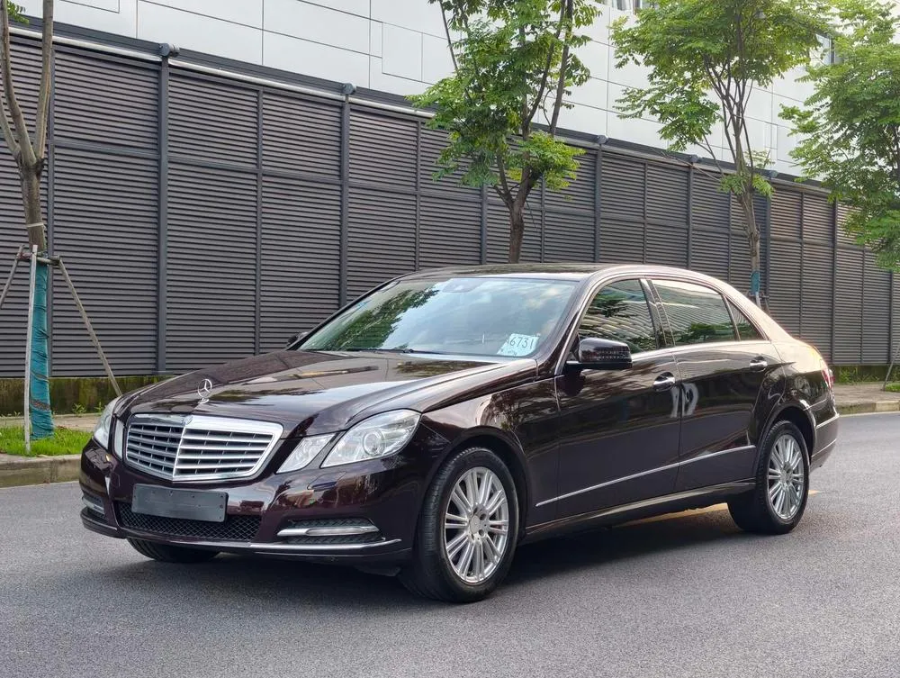 Mercedes-Benz E-Class, 2011