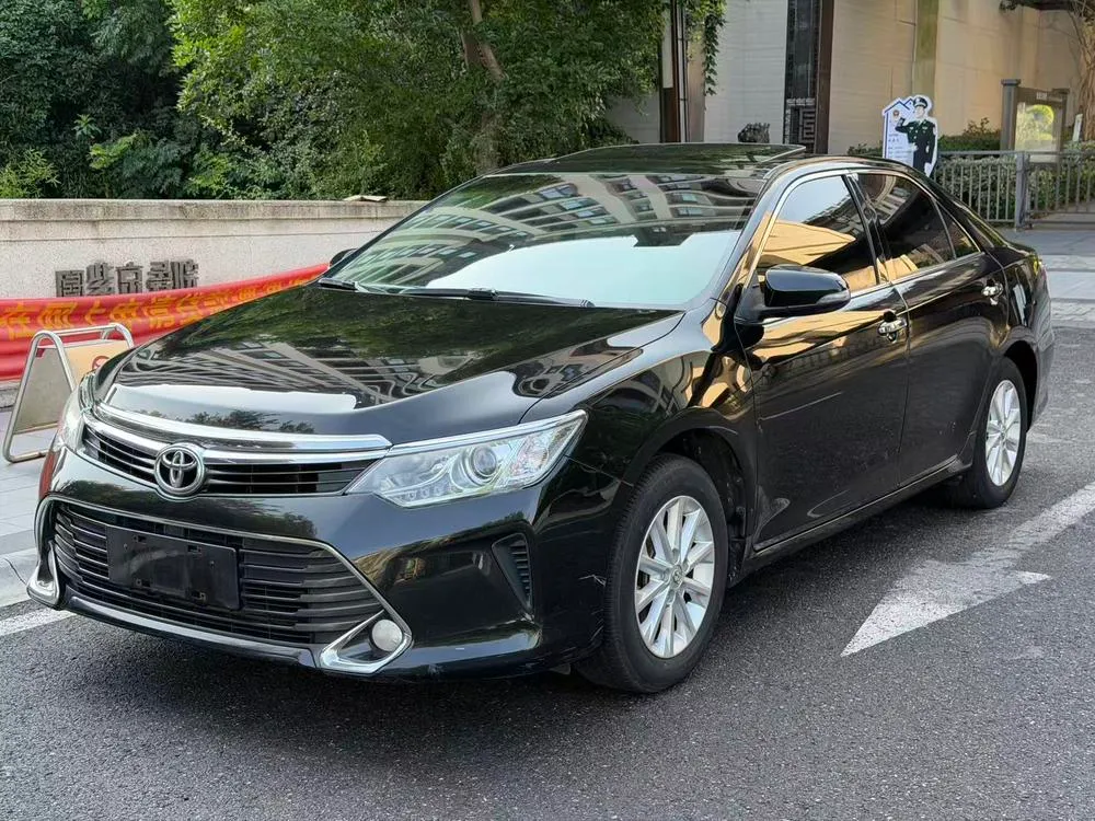 Toyota Camry, 2016