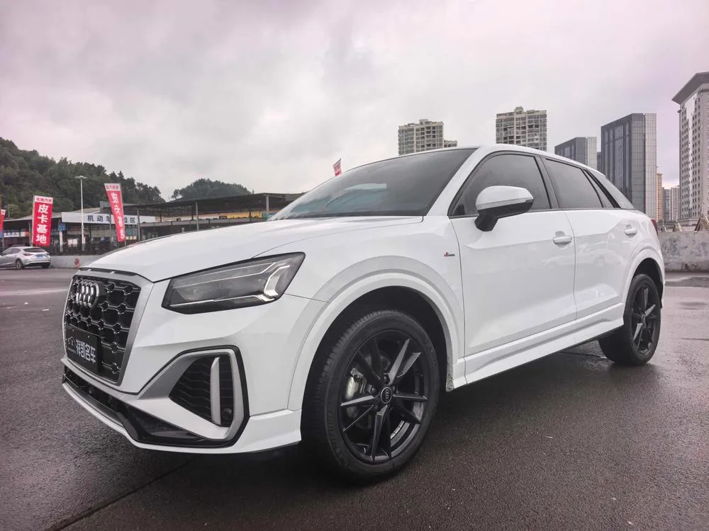 Audi Q2L, 2022