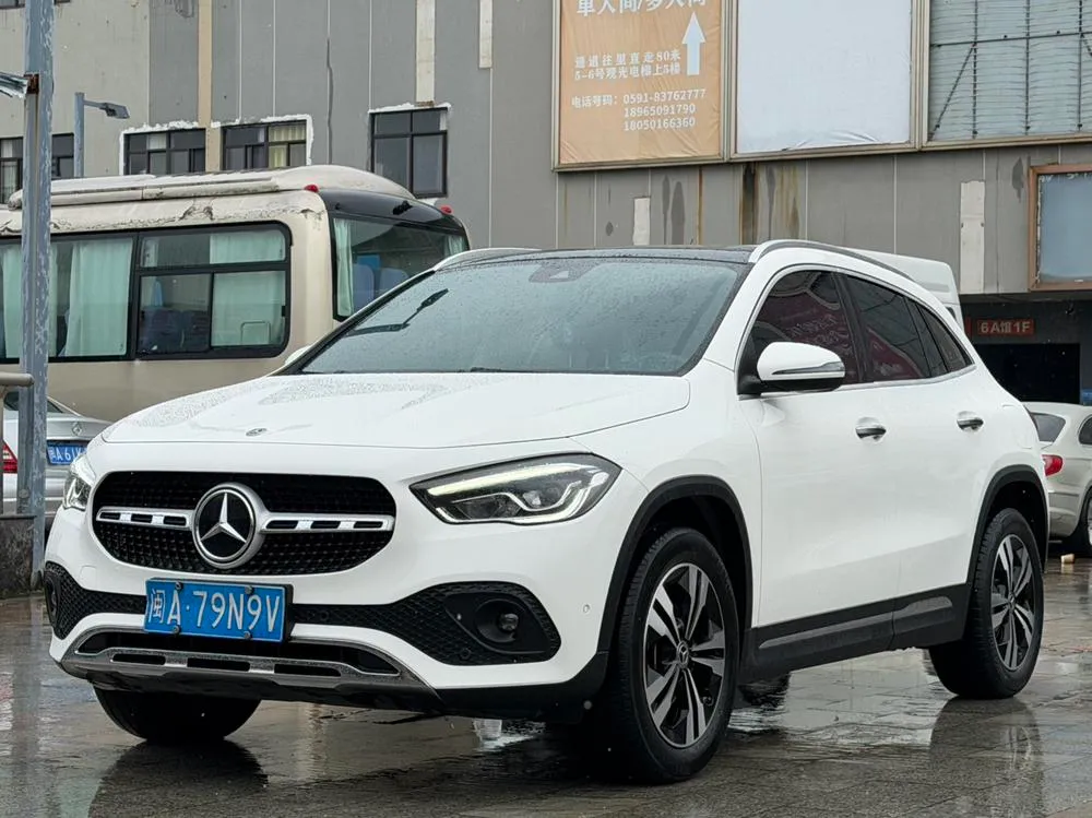 Mercedes-Benz GLA, 2022
