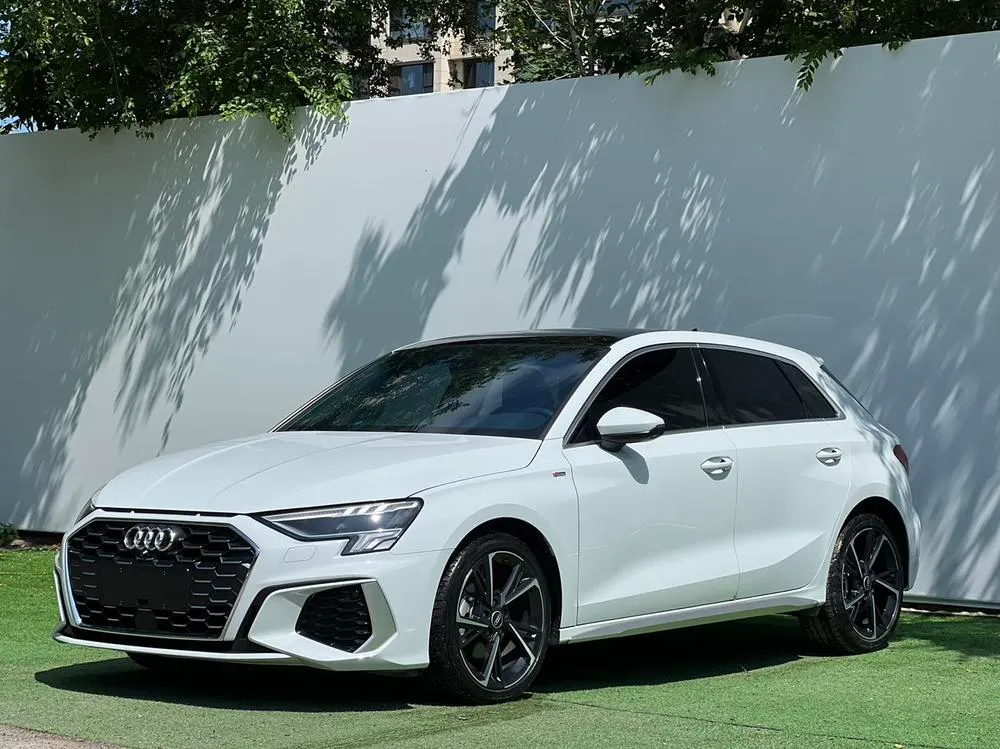 Audi A3 Facelift Sportback 35 TFSI Fashion Sport Version, 2023 — фото 1