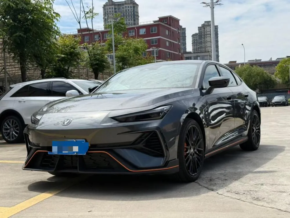 Changan UNI-V, 2025