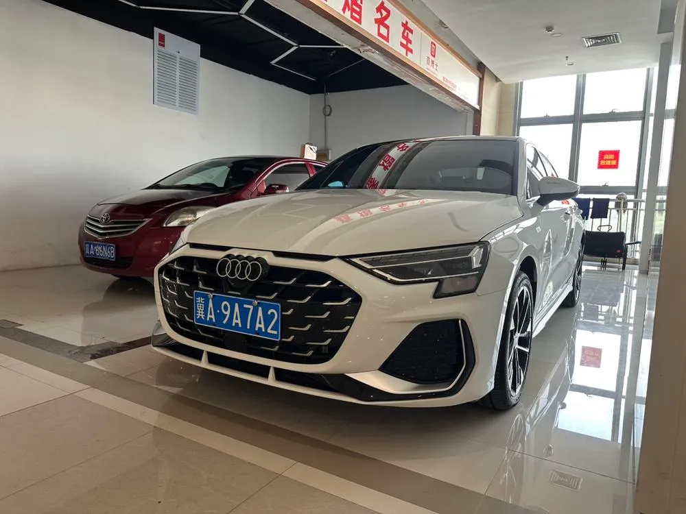 Audi A3 A3L Limousine 35 TFSI Rush Prestige Version, 2025 — фото 1