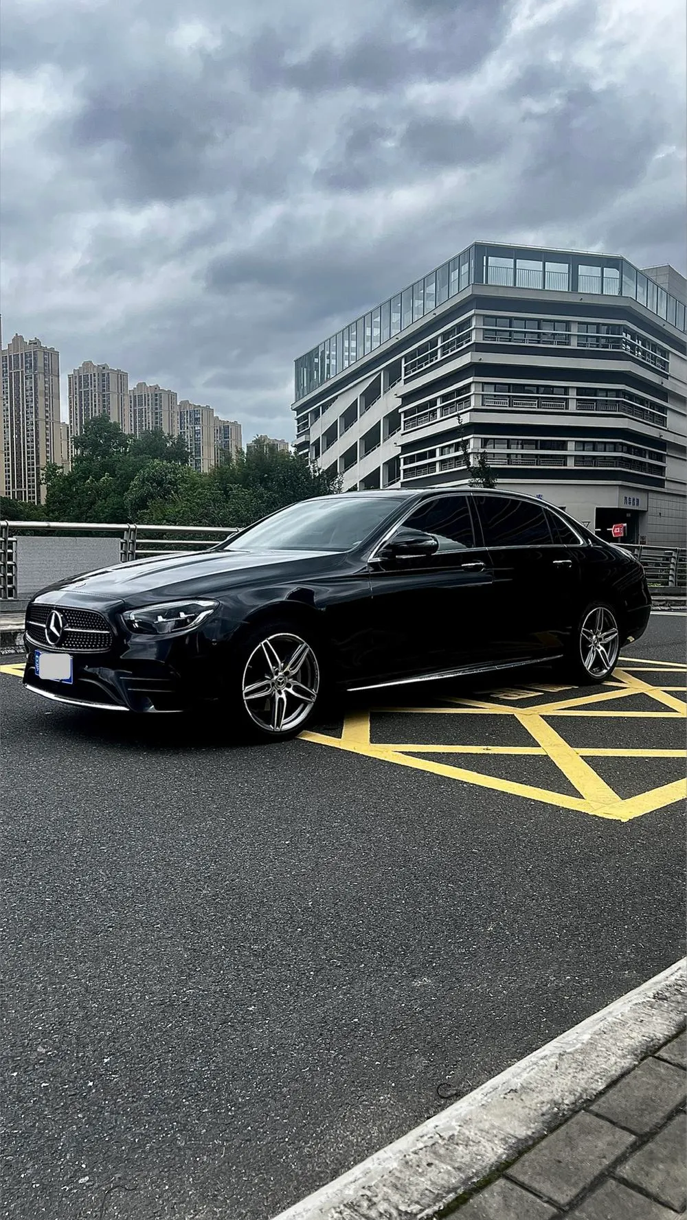 Mercedes-Benz E-Class Facelift E 300 L Luxury Version Sport, 2021 — фото 1