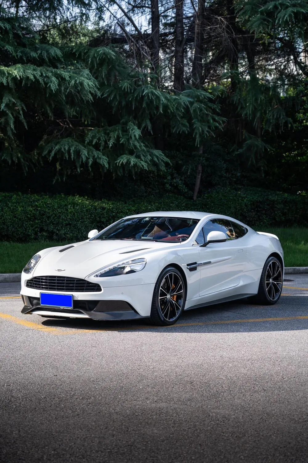 Aston Martin Vanquish, 2014