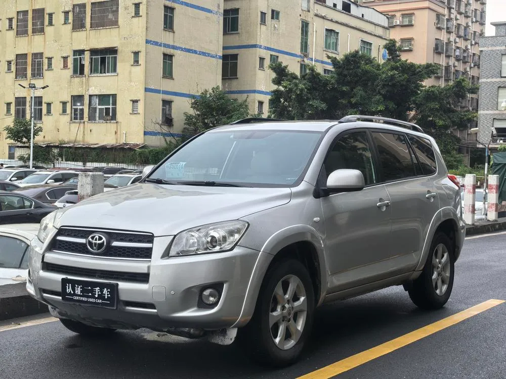 Toyota RAV4 2.4L Auto Luxury Upgraded Edition, 2010 — фото 1