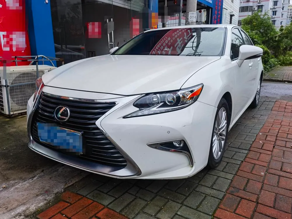 Lexus ES 200 Elite Edition, 2015 — фото 1