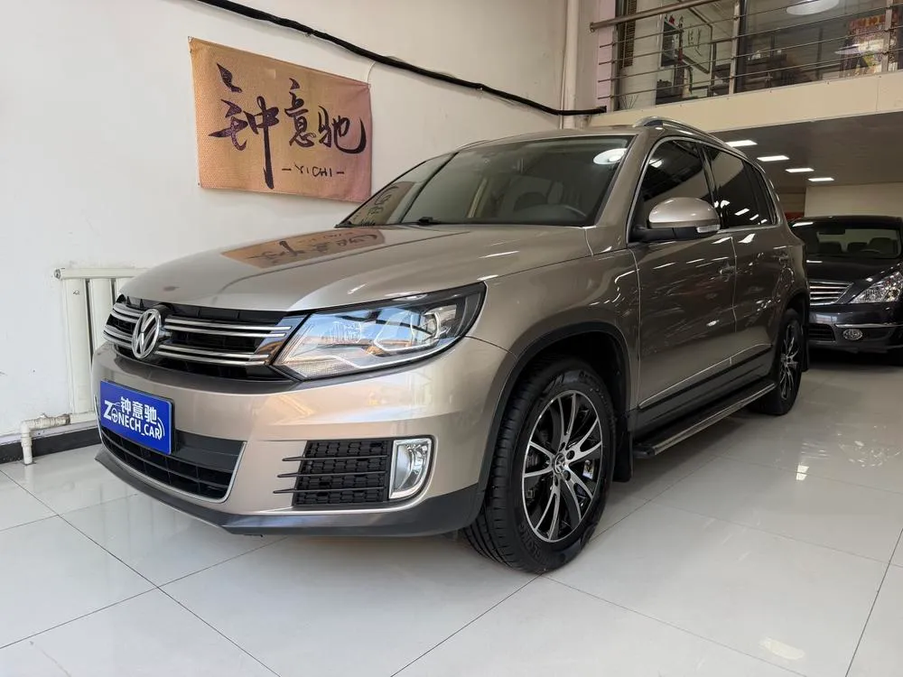 Volkswagen Tiguan 1.8TSI Auto 4WD Luxury Version, 2015 — фото 1