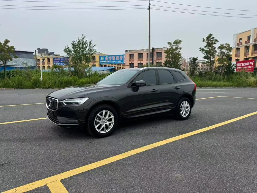Volvo XC60 T5 4WD Edition CN6, 2019 — фото 1
