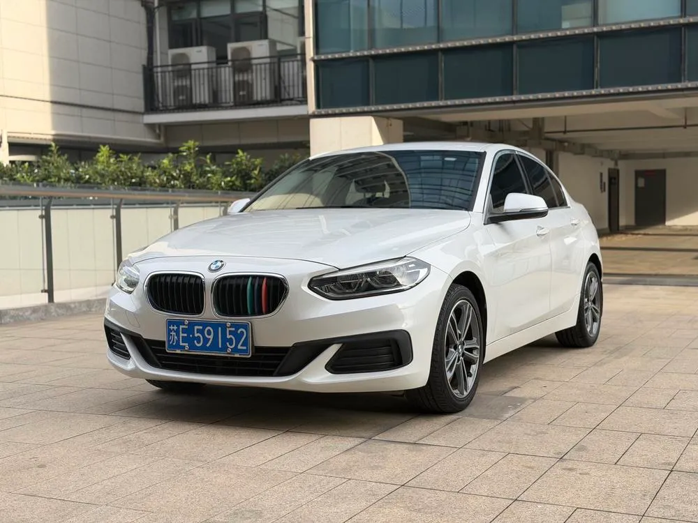 BMW 1-Series 120i Fashion Version, 2020 — фото 1