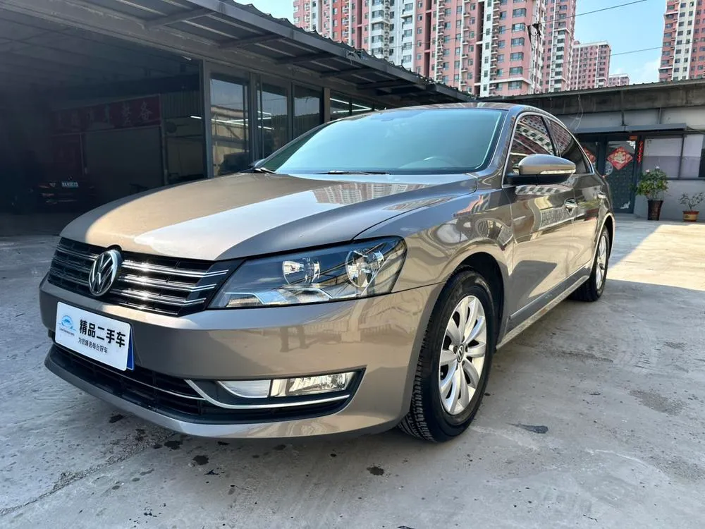 Volkswagen Passat 1.8TSI DSG Premium Edition, 2013 — фото 1