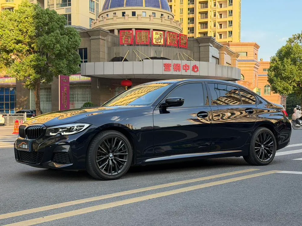 BMW 3-Series, 2022