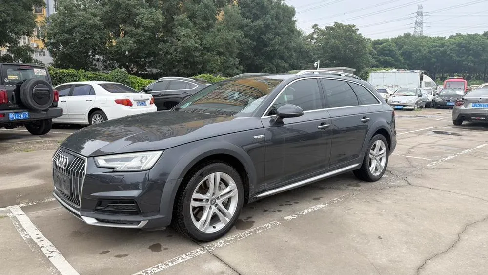 Audi A4 (Import) 45 TFSI allroad quattro Fashion Version, 2017 — фото 1