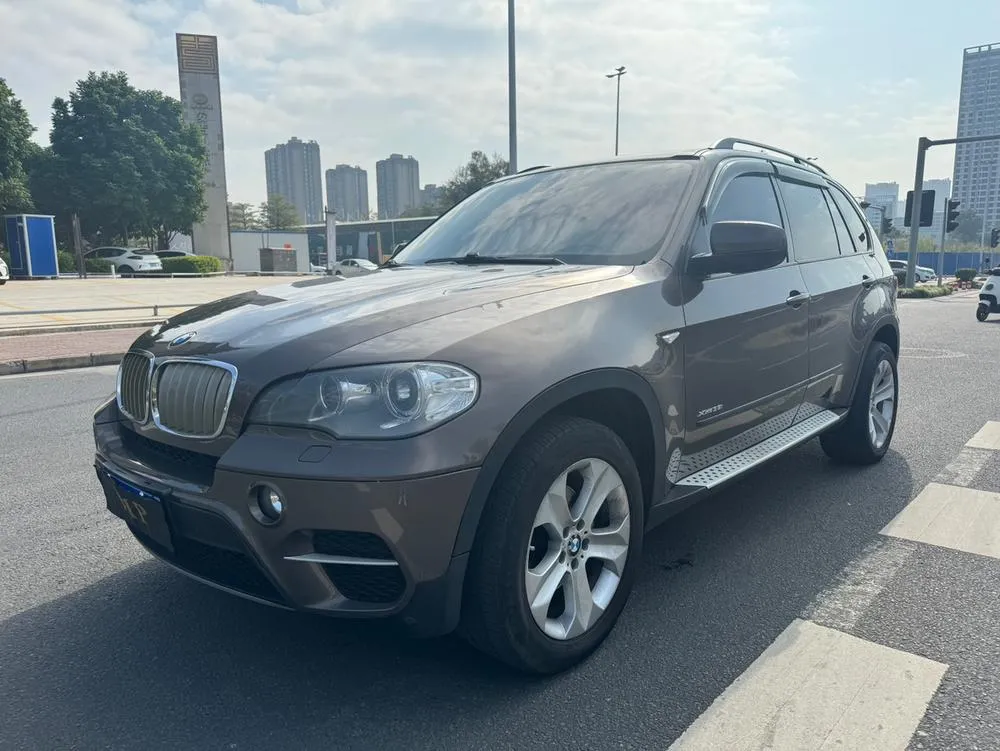 BMW X5 (Import), 2011