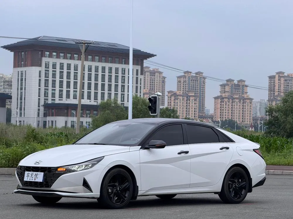 Hyundai Elantra, 2022