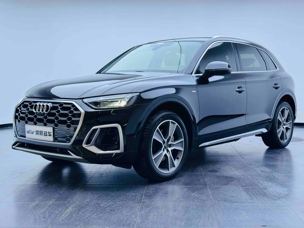 Audi Q5L, 2022