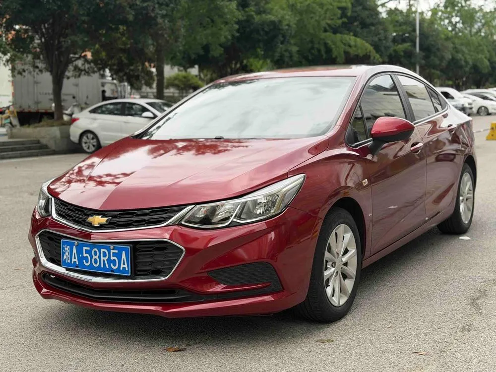 Chevrolet Cruze 1.5L Auto Sunroof Edition, 2017 — фото 1