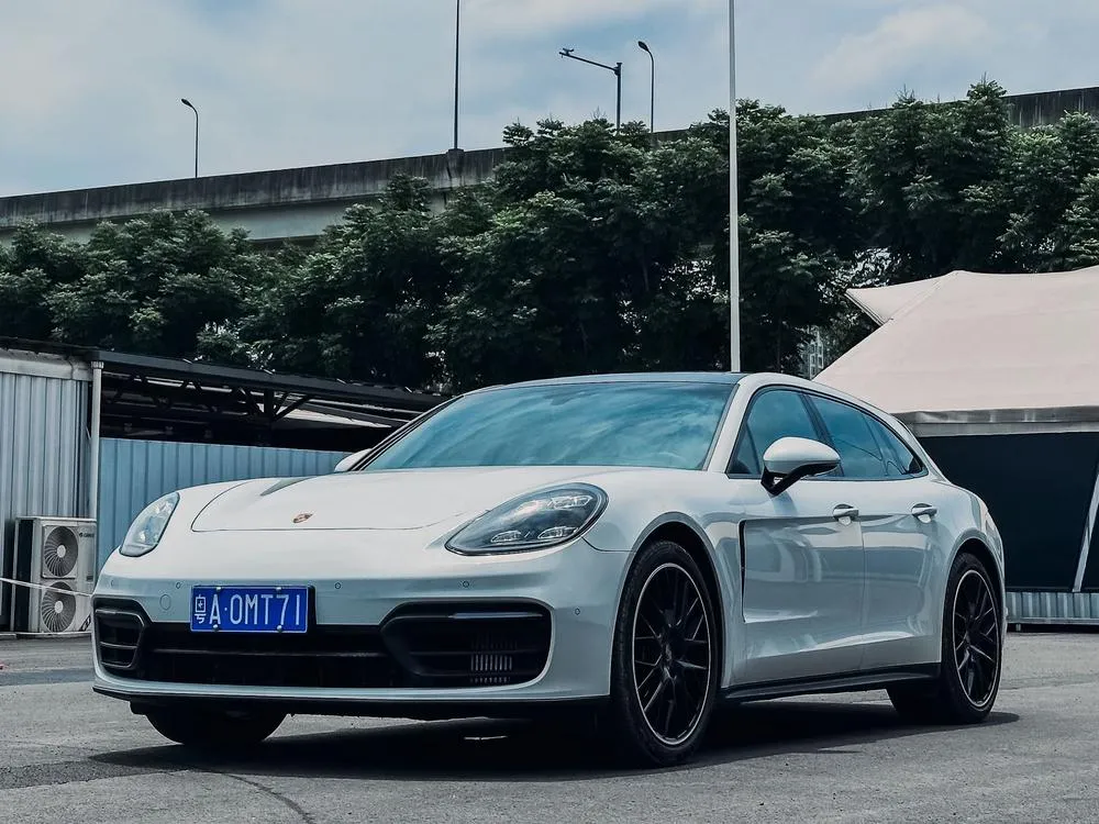 Porsche Panamera, 2022