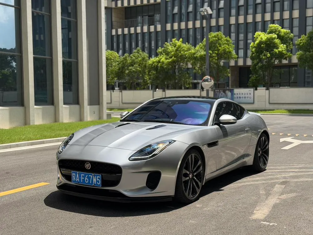 Jaguar F-TYPE 2.0T Edition, 2019 — фото 1
