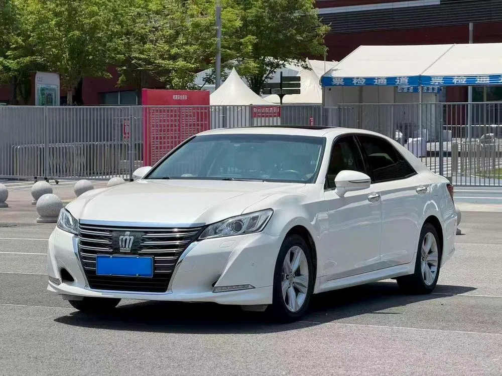 Toyota Crown, 2017