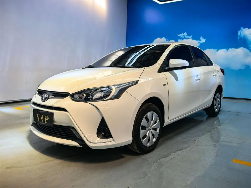 Toyota Yaris L Sedan 1.5L CVT Luxury PLUS Edition, 2022 — фото 1