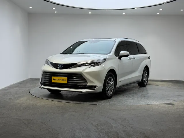 Toyota Sienna 2.5L Hybrid Premium Edition, 2021 — фото 1
