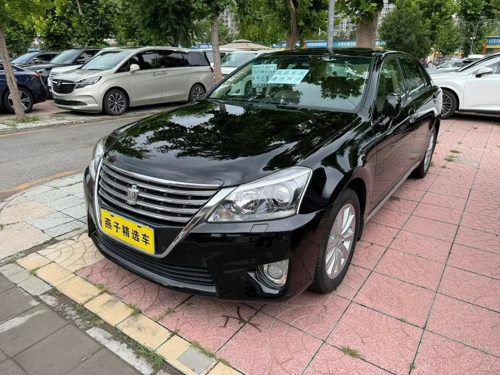 Toyota Crown, 2012