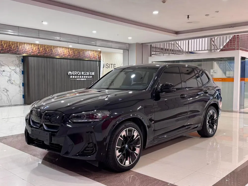 BMW iX3, 2023