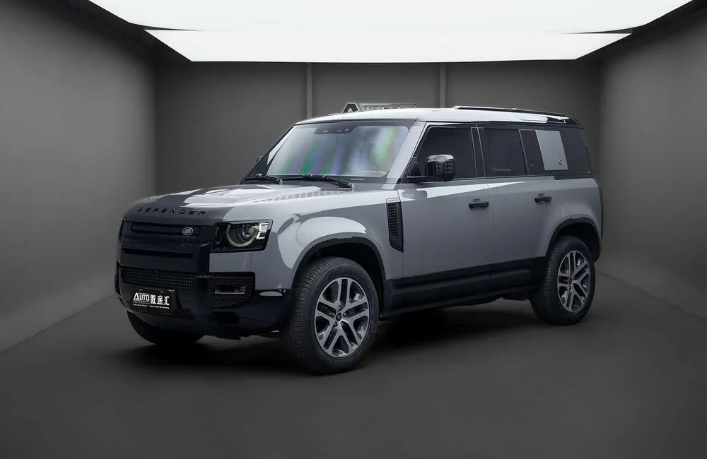 Land Rover Defender, 2023